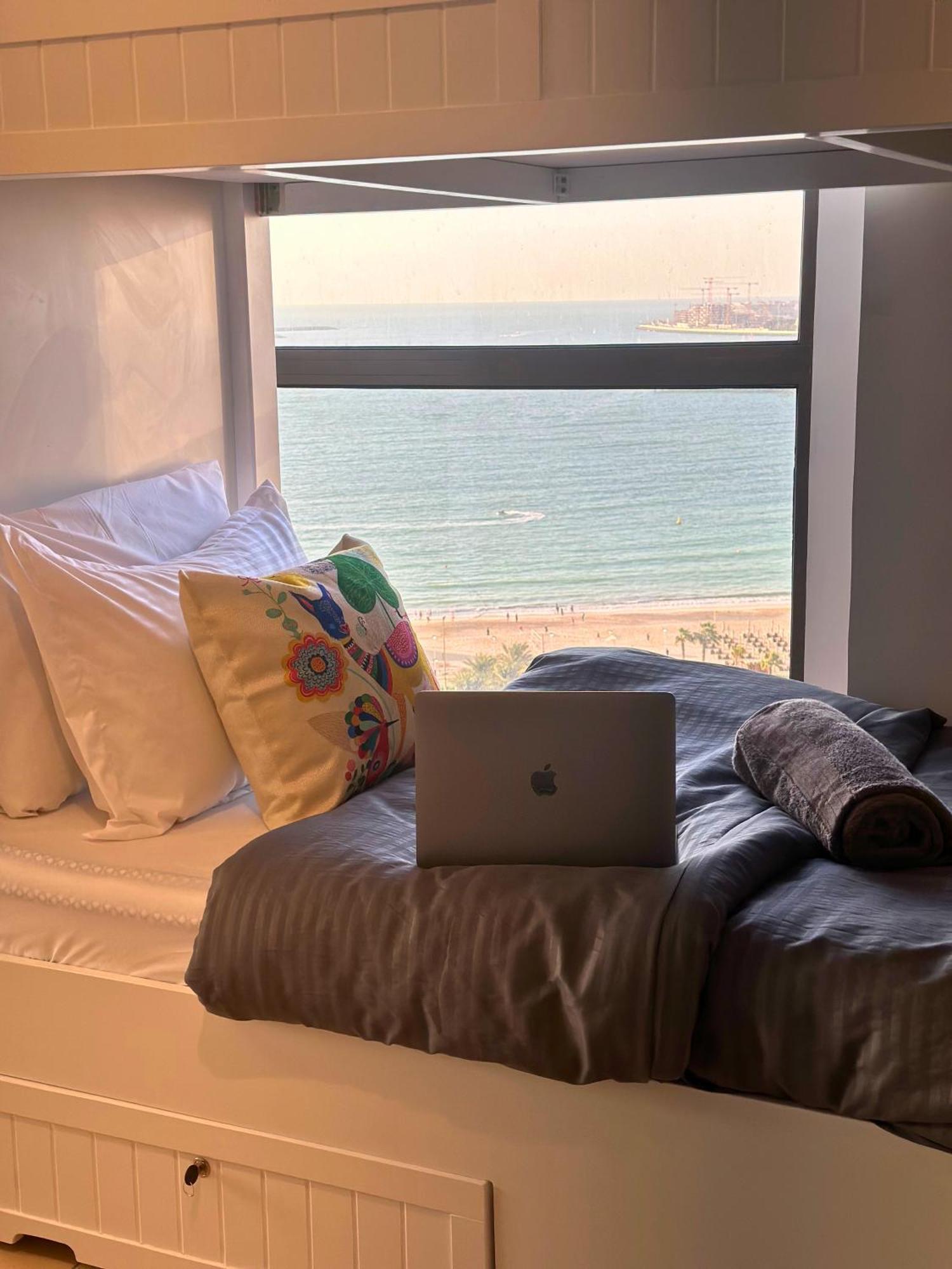 Arabian Nights Beach Hostel Dubai Esterno foto