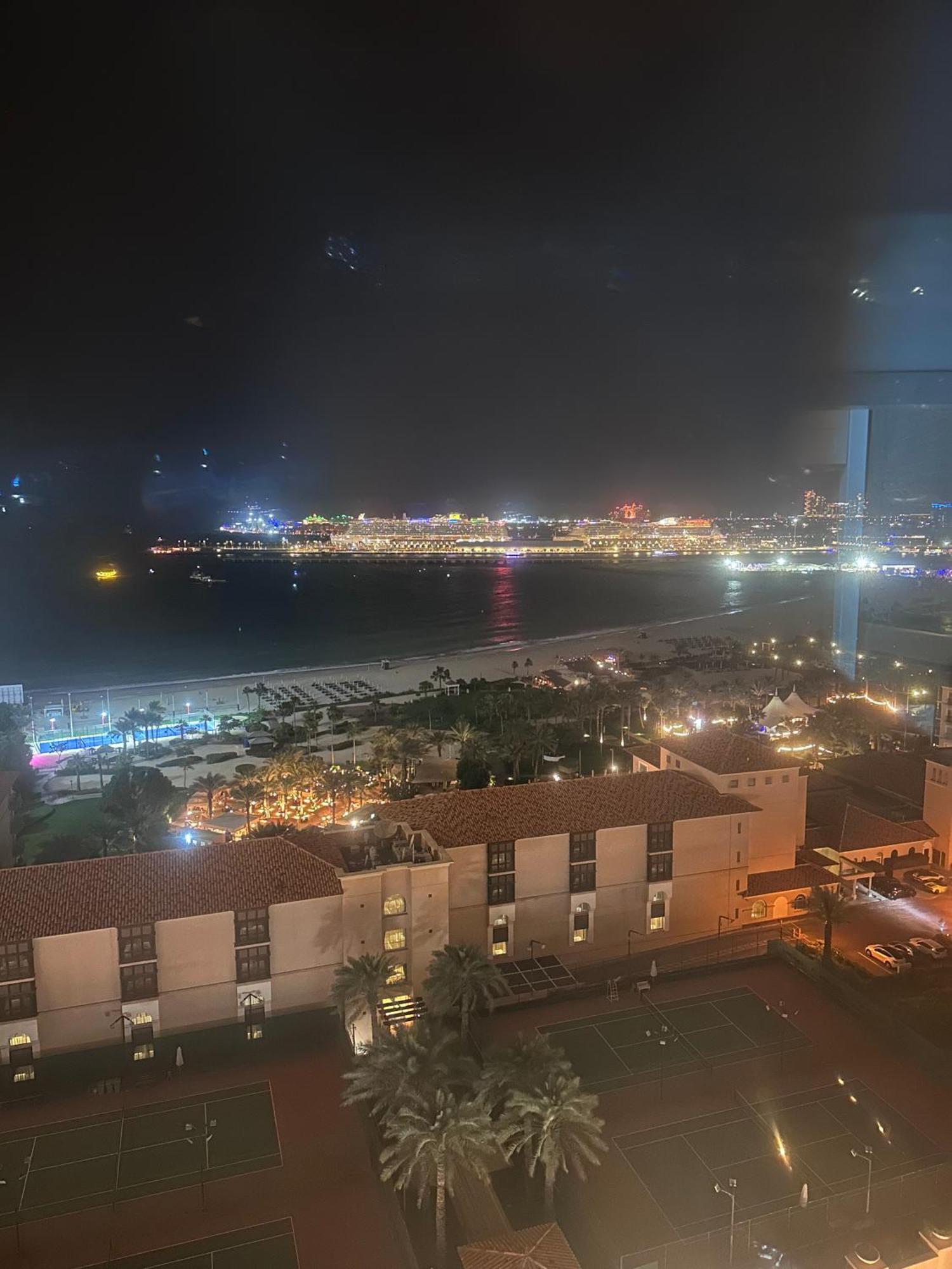 Arabian Nights Beach Hostel Dubai Esterno foto