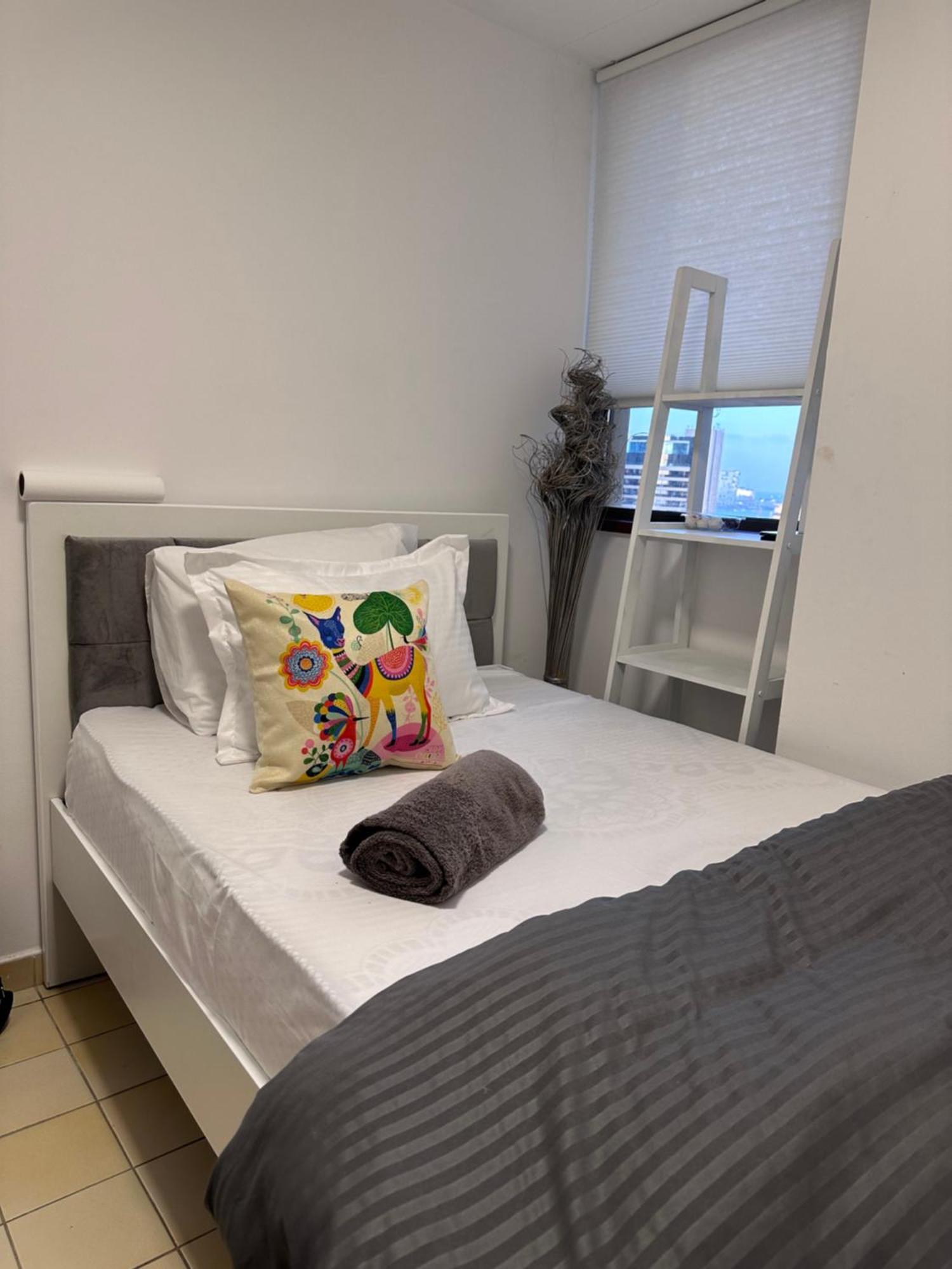 Arabian Nights Beach Hostel Dubai Esterno foto